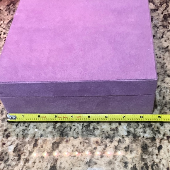 Flowers & Flame Lavender/Vanilla/Rose 3 Wick Soy Candle & 2 Soaps - Picture 4 of 7